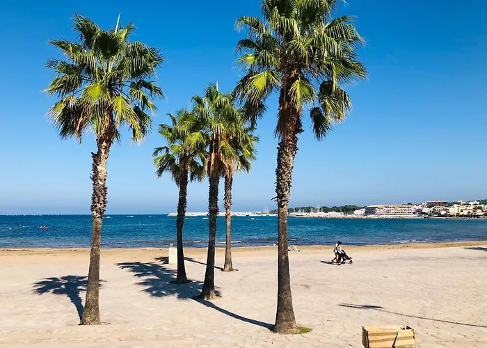 Avinguda De Girona アパート *